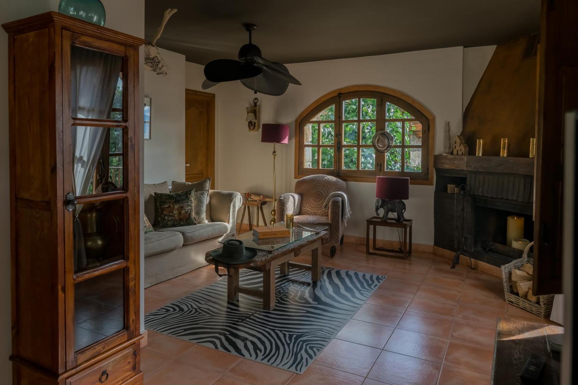 Apartamentos El Rincon De Usana Zona Zero Aínsa Værelse billede